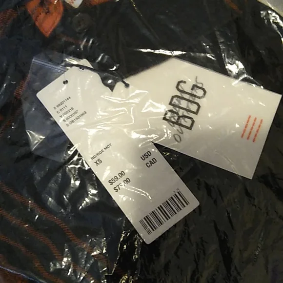 ⭐ Host Pick ⭐ BDG Karl Slouchy Flannel Button-Down Shirt Red-Multi - Picture 5 of 6